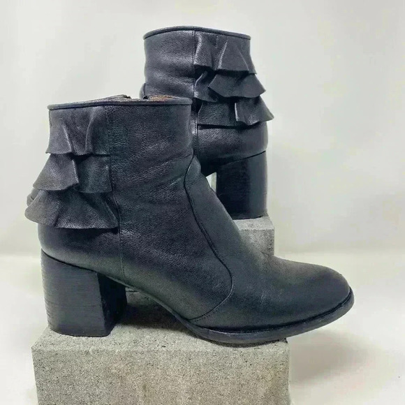 Chie Mihara Ochal - Picture 2 of 4